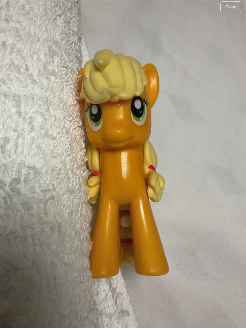 My Little Pony Applejack Figure - Yellow/Blonde